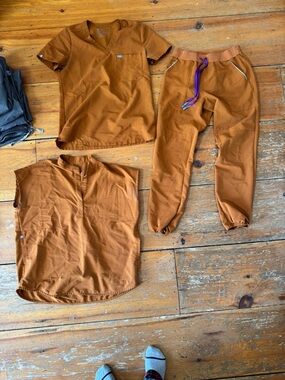 Figs Rust Orange Scrub Set - Top, Jogger Pants & Pullover